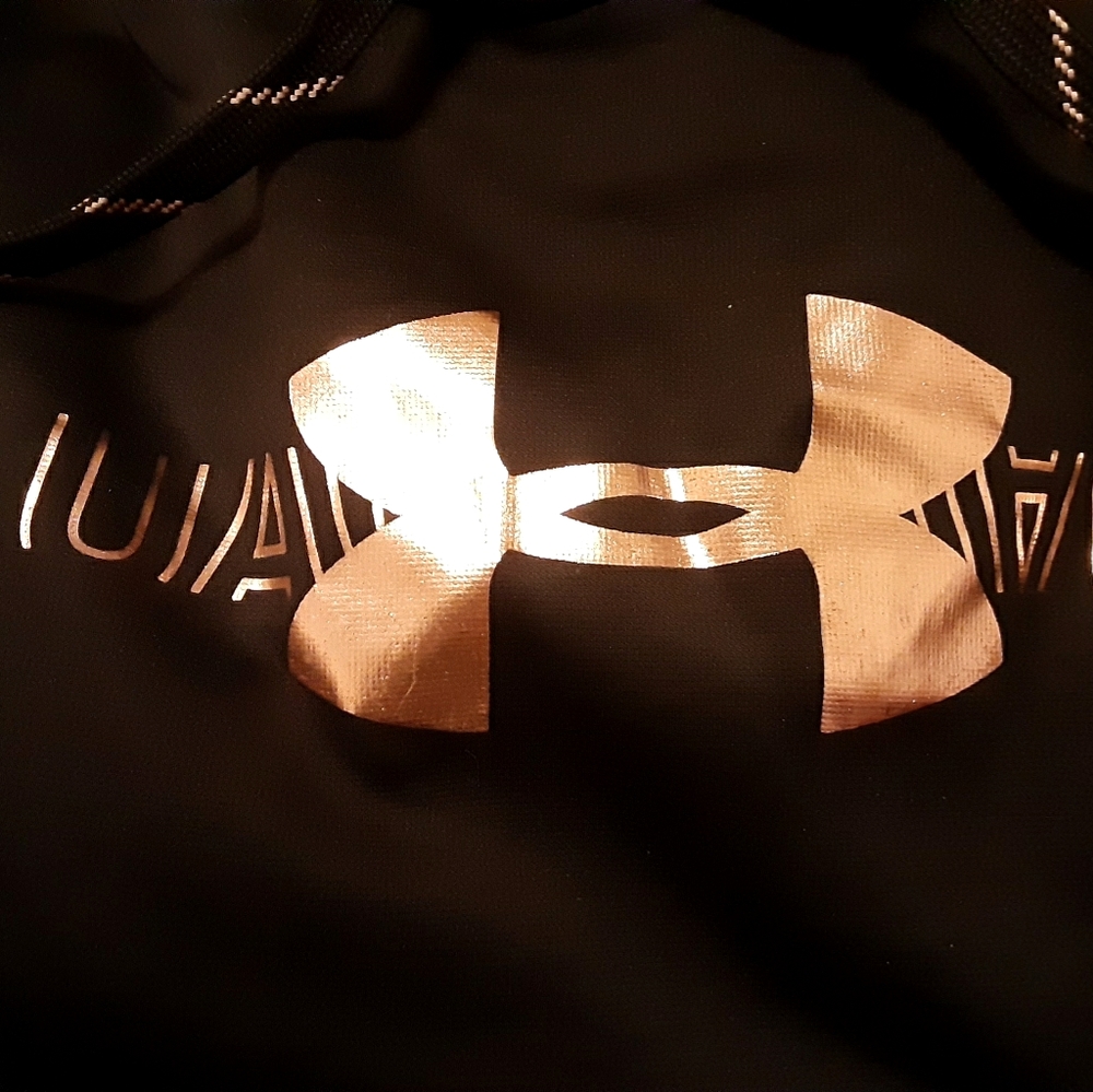 Under armour  sweatshirt